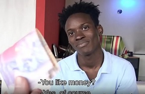 Homosexual de África pone el culo en un vídeo porno